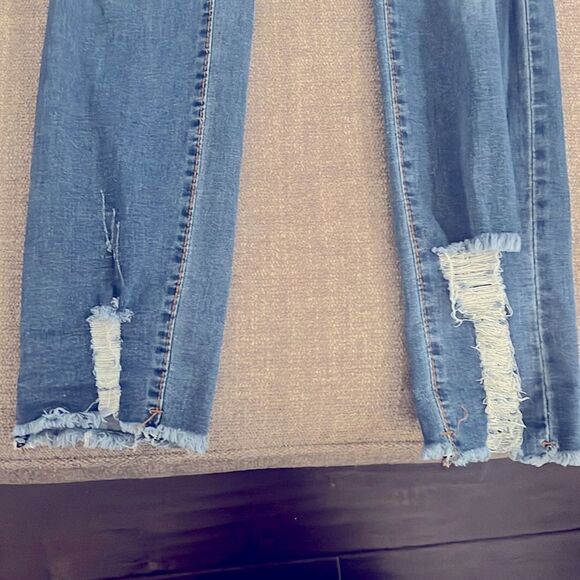 Amazon Brand High Rise Stretch Heavy Distress Skinny Jeans Medium Blue W… - Picture 12 of 12